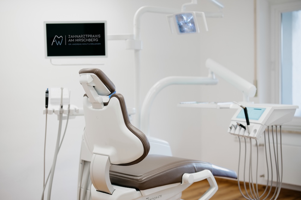 zahnarzt-bad-hindelang-zahnarztpraxis-am-hirschberg- lex08202alexeytestov-bearbeitet-v1